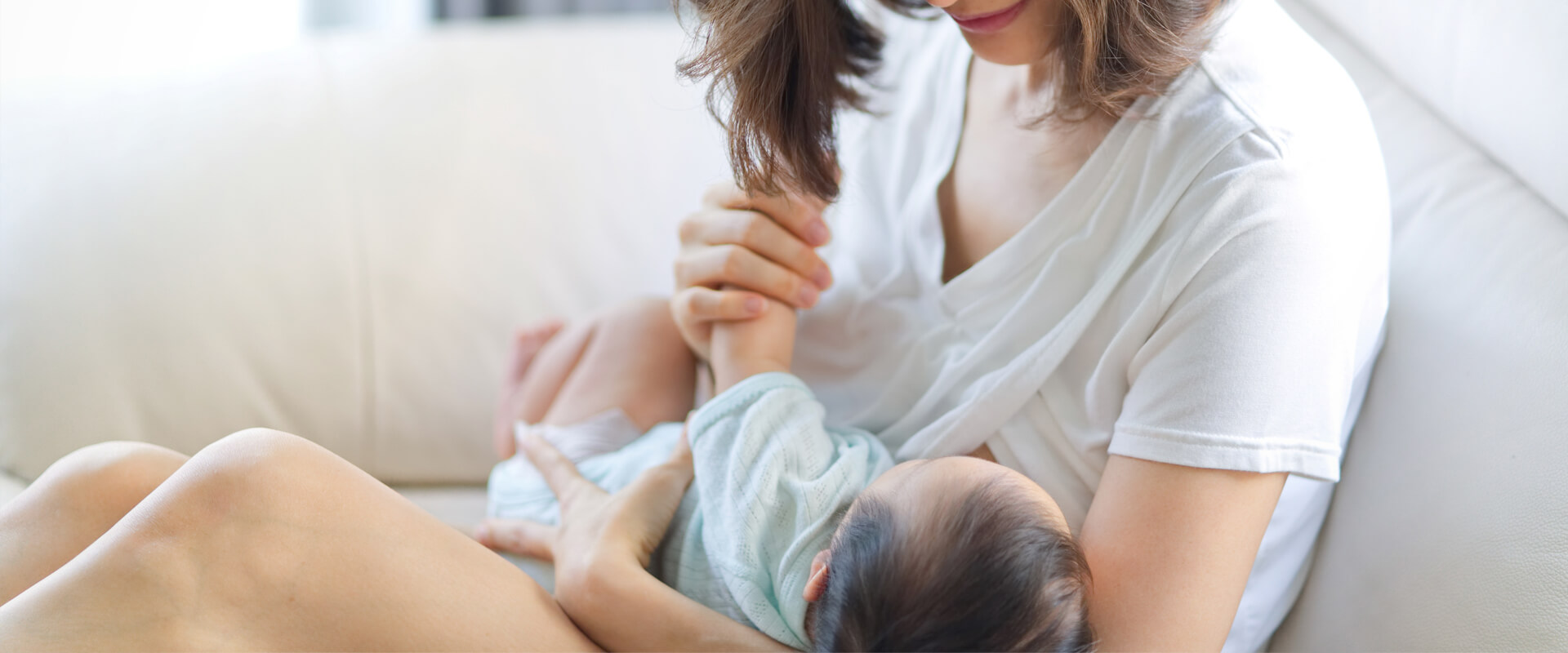 MOMS KNOW BREAST HOW TO BREASTFEED SAFELY IN THE TIME OF PANDEMIC